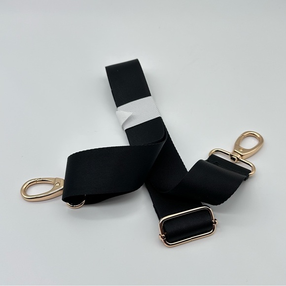 Bioworld x Sanrio Hello Kitty Faux Leather Carry-on Luggage Bag - Picture 8 of 12